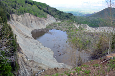 After the avalanche on 25 May 2014, a “sag pond” formed, which presents new hazards to West Salt Creek, including the potential for more landslides and flooding.
