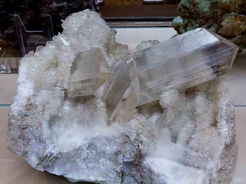 Gypsum forms in an unexpected way eos Gypsum