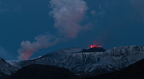90 percent of the lava flowed under the glacier.