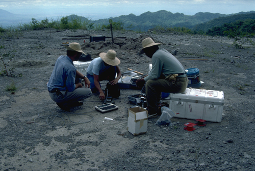 Scientists install electronic tiltmeters prior to Pinatubo’s eruptions.