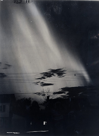 Aurora spawned by a geomagnetic storm over Bergenfield, N.J., September 1941.