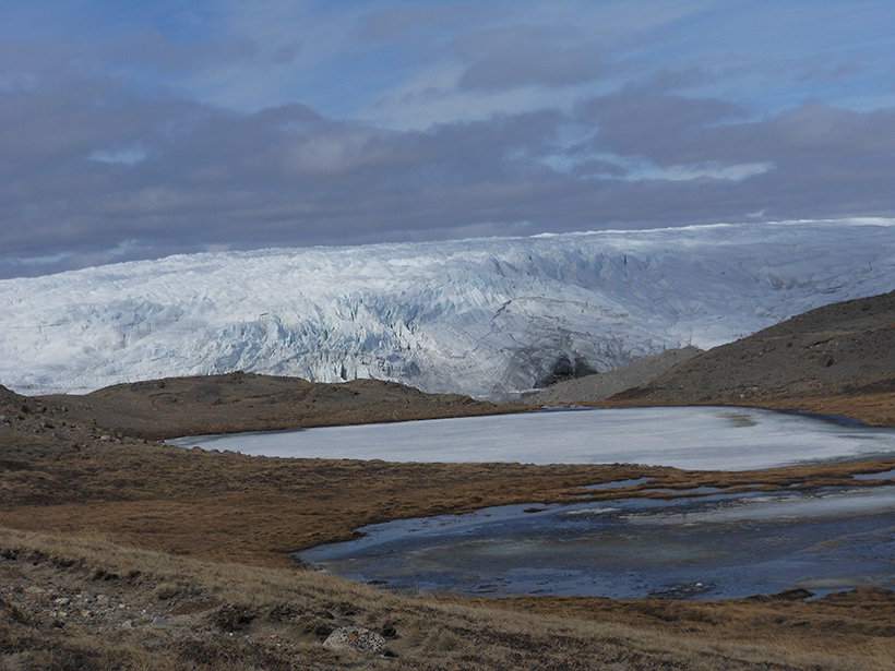 Ice-free region near the Greenland Ice Sheet