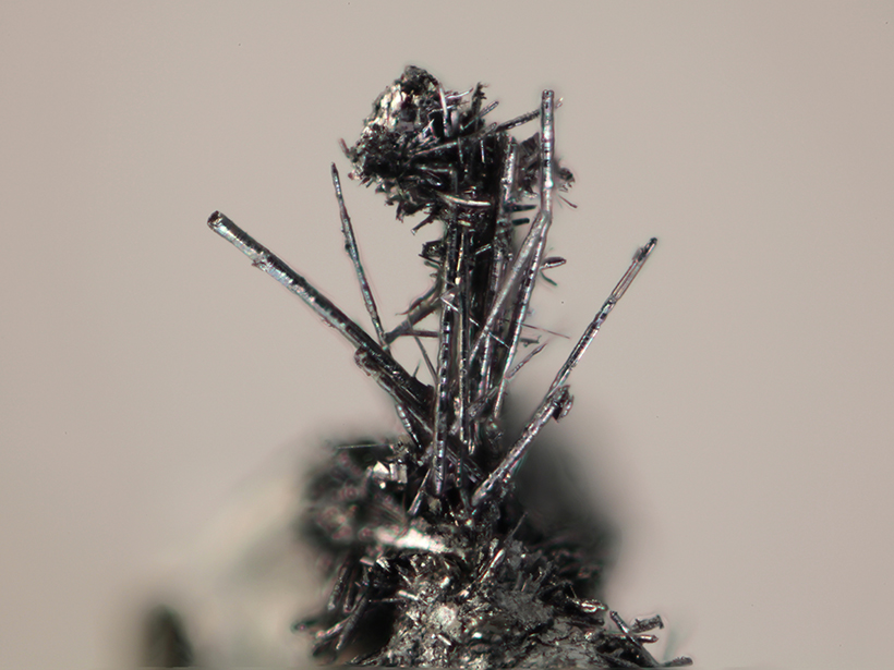 New mineral merelaniite looks like fine hairs.