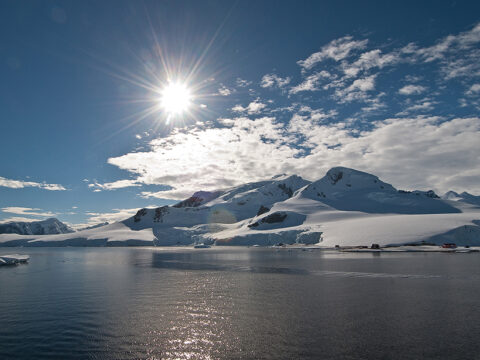 Sunshine over the Antarctic Peninsula. Just how warm can Antarctica get?