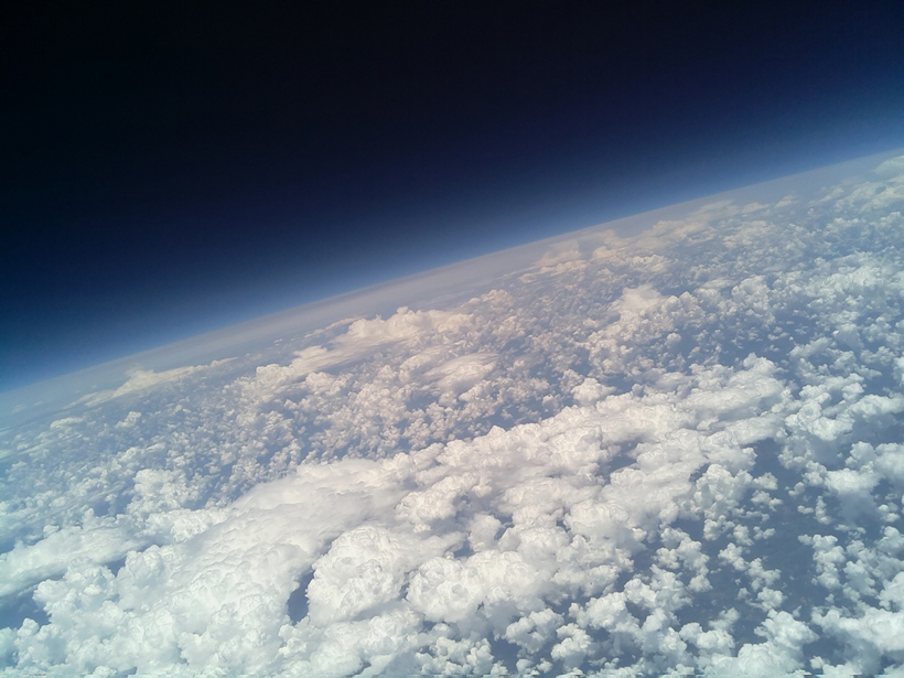 The lower stratosphere, an ideal region for detecting long-range geoacoustic signals, viewed from a hot air balloon.
