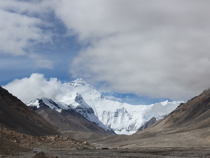 Researchers evaluate remagnetization in sedimentary rocks to better understand the Earth’s tectonic history.