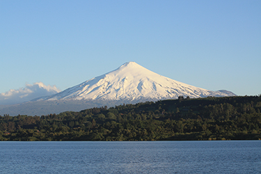 Researchers gain new insight on how volcanic gases might signal an eruption