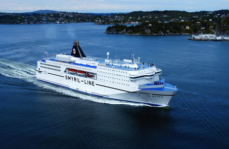 While sailing across the North Atlantic, the high-seas ferry M/S Norröna collects valuable data on ocean currents.
