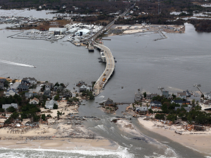 Researchers use an integrated approach to spot variations in sea level rise along the East Coast.