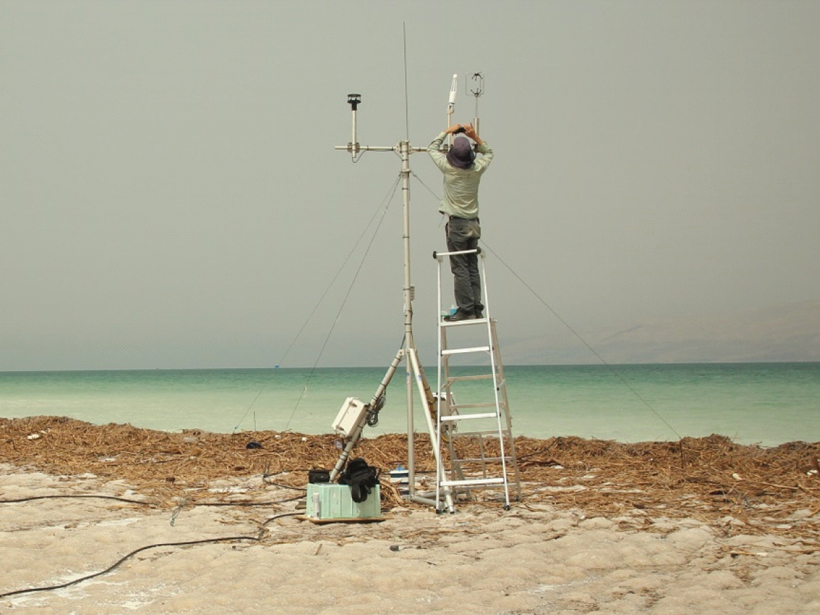 Researchers study how sunlight and wind impact evaporation in the Dead Sea.