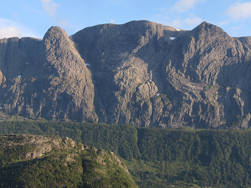 Researchers analyze how low-angle, high-displacement faults influence the evolution of continental rifts.