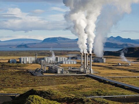 Secondary caption: Nesjavellir Geothermal Power Plant in Þingvellir, Iceland