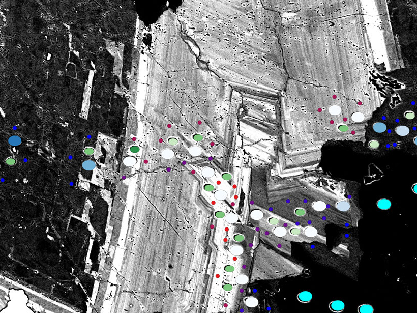 Map of a zoned dolomite crystal in a quartz matrix from the Strelley Pool Formation created using GIS software.