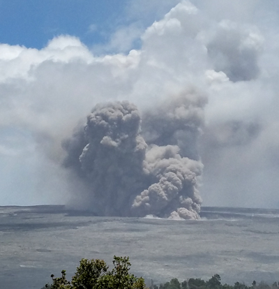kilauea-ash-plume-20-may-2018