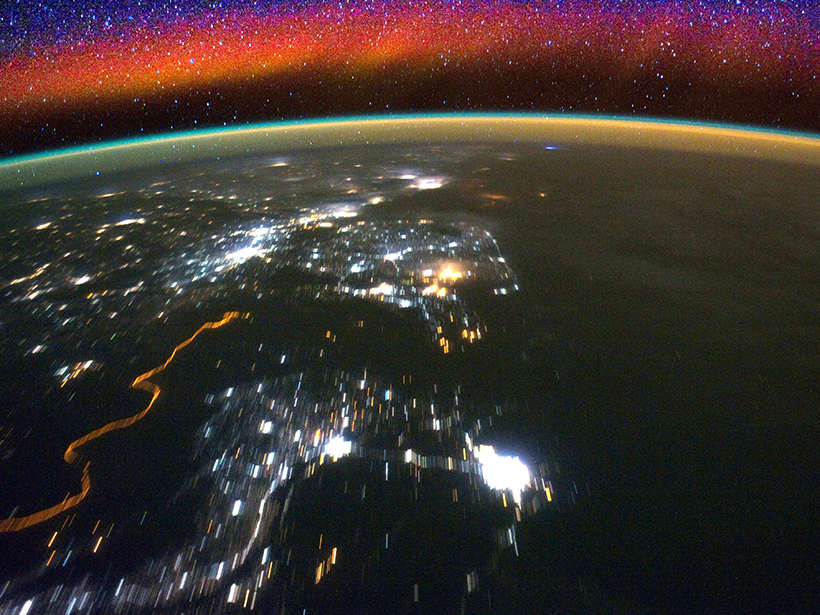 Researchers look at satellite imaging for evidence of high-altitude “wind walls” near Earth’s magnetic poles