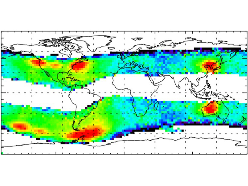 Plots of average wave electric ﬁeld power spectral densities on the nightside