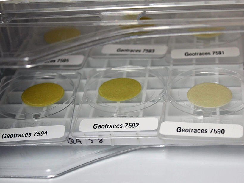 Petri dishes, each marked Geotraces