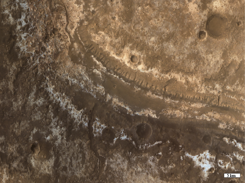 Satellite image of the surface of Mars, with a 5-kilometer scale