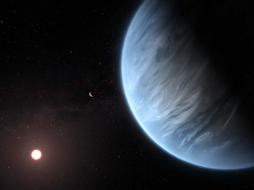 Blue planet orbits a red star