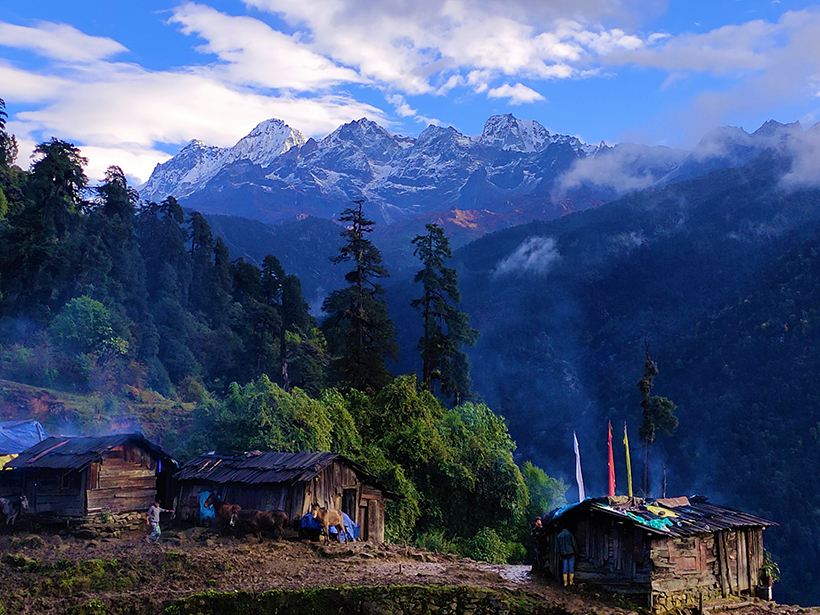 Kanchenjunga as seen from the Tshoka basecamp near seismic station SK23