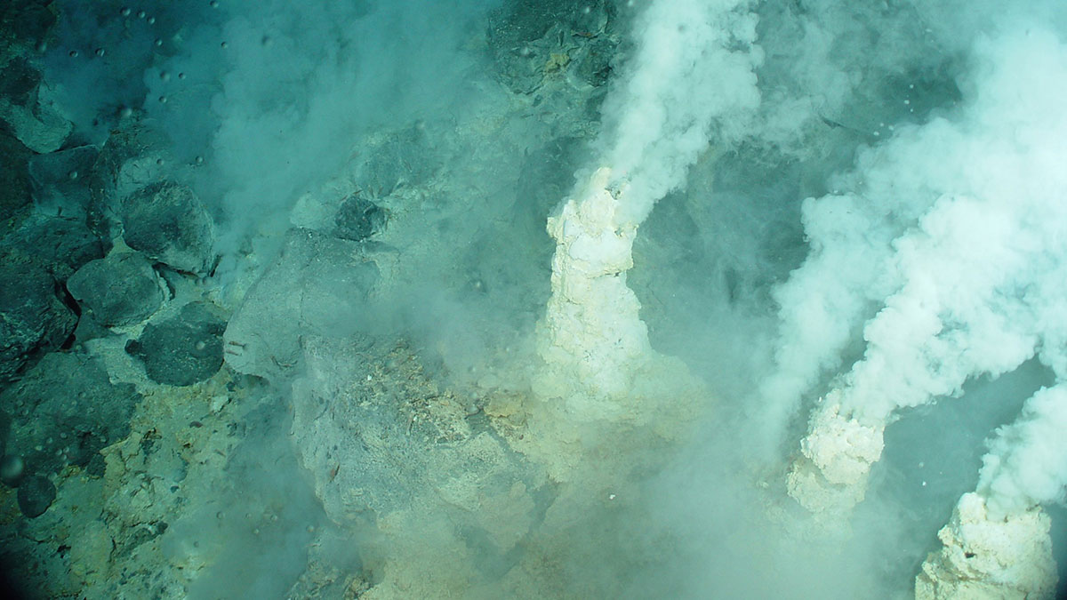 Deep-sea vent near the Mariana Arc