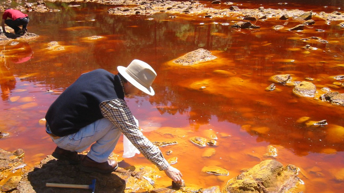 Inspecting mine drainage in a river