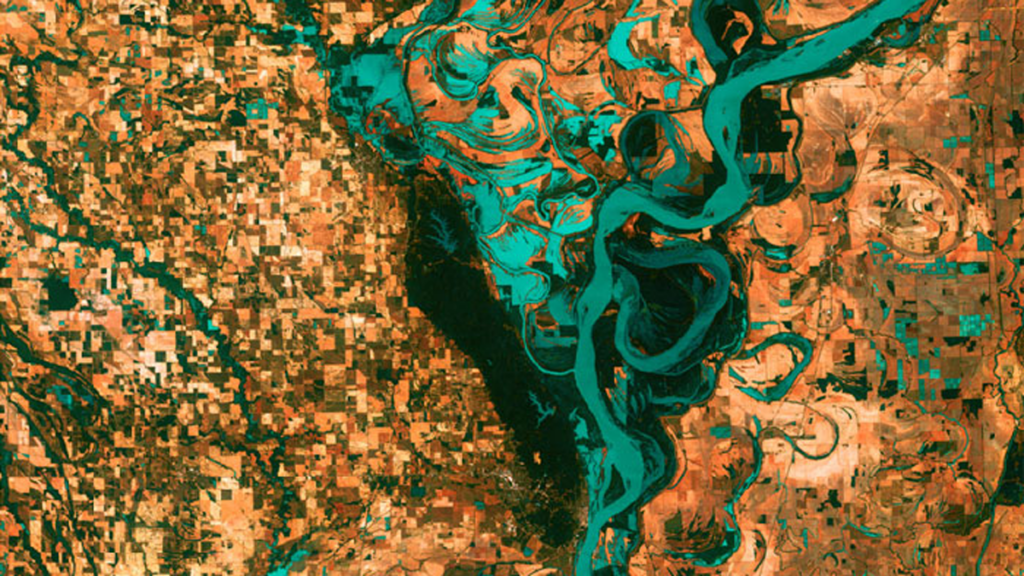 Satellite image of the Mississippi River near Memphis, Tenn., with a false-color overlay