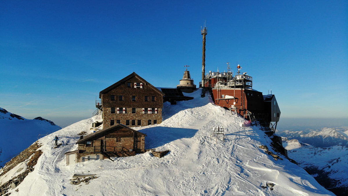 An image of the Sonnblick Observatory with snow