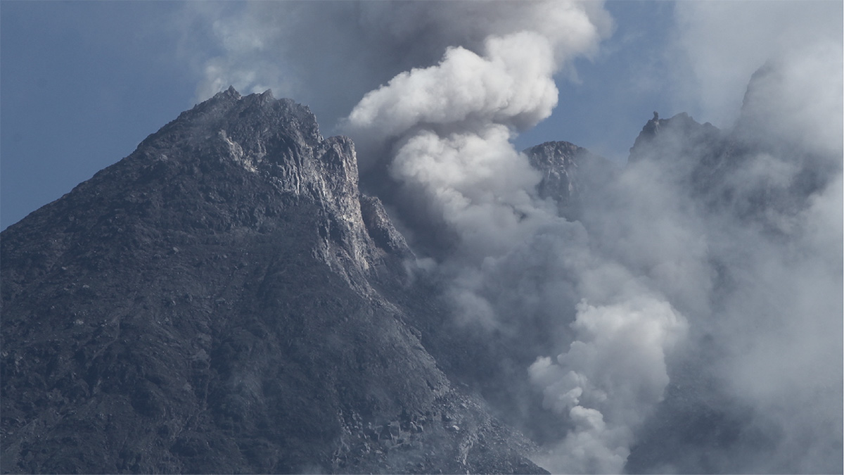 Drone mengungkap kelemahan tersembunyi di gunung berapi yang runtuh