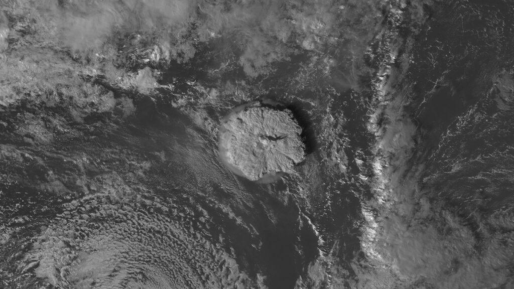 Red-filter image of the Hunga Tonga–Hunga Ha‘apai eruption on 15 January 2022