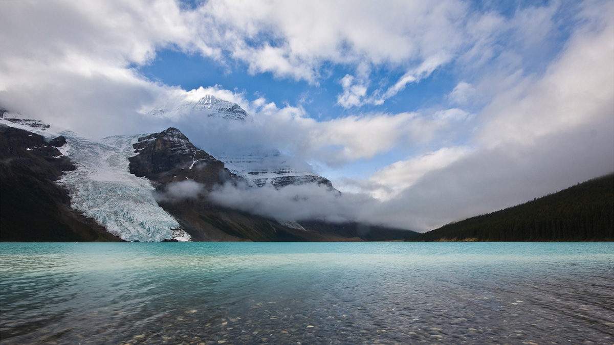 Land below. Ледники. Ледник. Berg Lake and Mount Robson. Glacier Retreat.