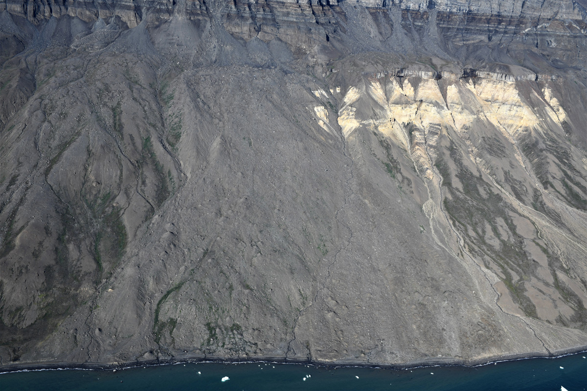 Aerial image of the 1952 landslide showing the debris path that leads into the ocean