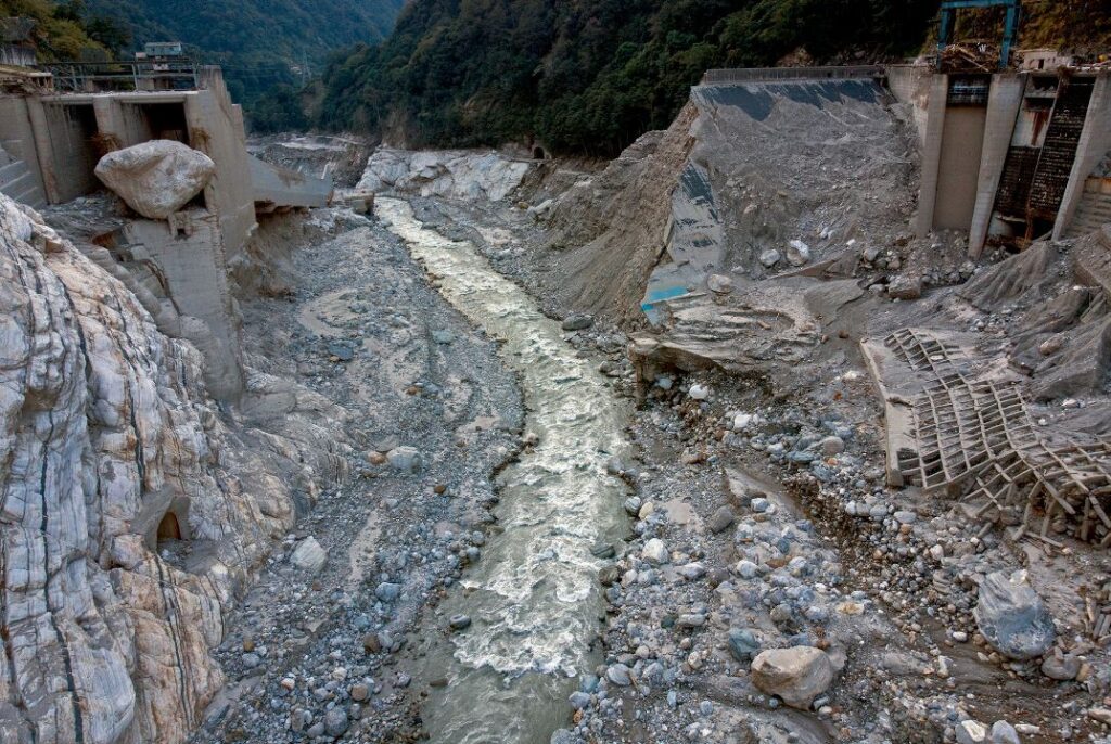 Drone image of the Teesta 3 dam in Sikkim, taken from Chungthang town looking downstream.