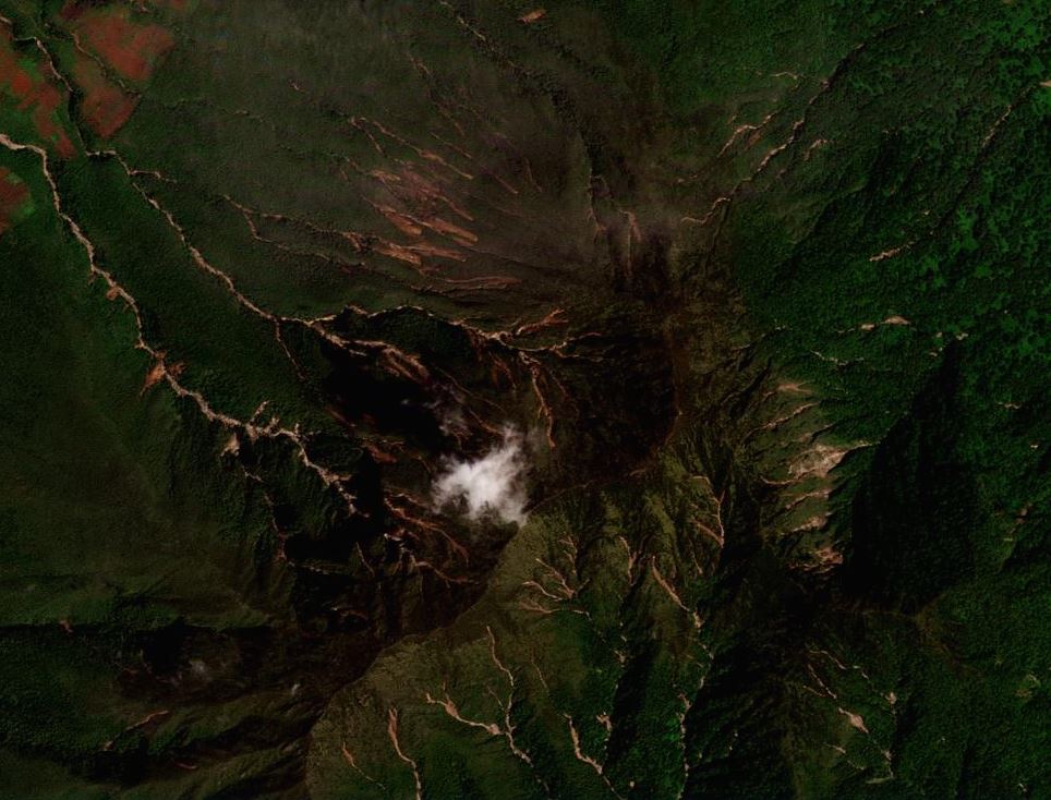 Planet Labs image of the multiple landslides on Mount Hanang in Tanzania, triggered by heavy rainfall on 2-3 December 2023.  