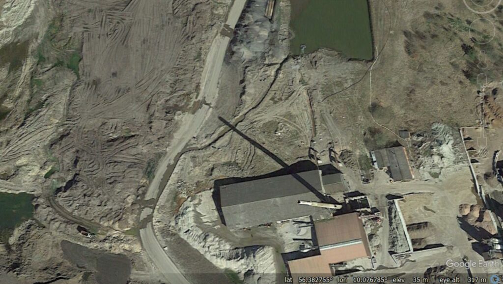 Google Earth image of the Nordic Waste site, showing the extsnive deformation from the landslide. Image collected in April 2022.