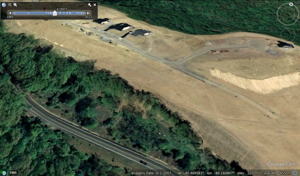 Google Earth image from 2007 showing the site of the Moon Township landslide in Pennsylvania, USA.