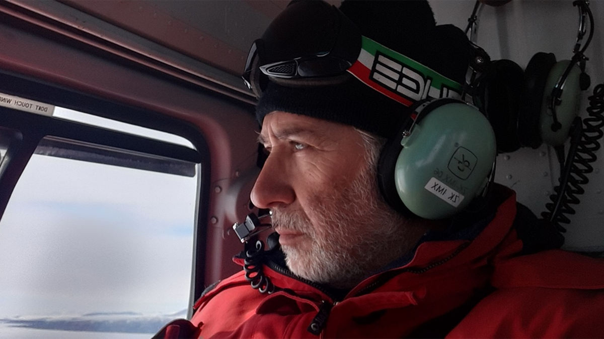 Photo of Fabio Florindo in a helicopter.