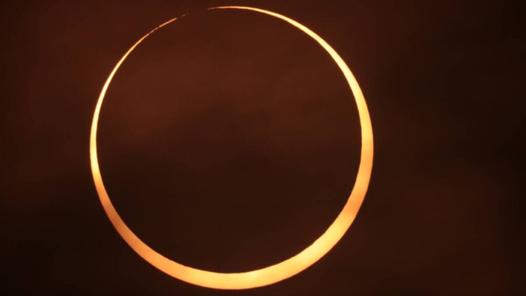 O Sol foi fotografado no centro de Nevada durante o eclipse anular de 14 de outubro de 2023.