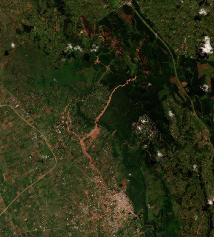 Satellite image of the channelised debris flow that caused the 29 April 2024 Mai Mahiu disaster in Kenya. Image copyright Planet Labs, acquired on 12 May 2024, used with permission.