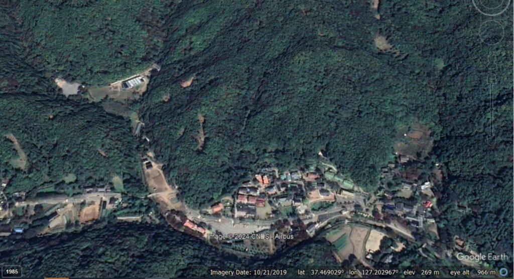 Google Earth image of the site of the 2022 debris flow in South Korea.