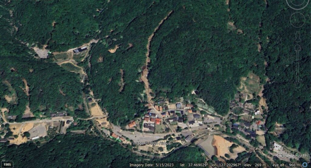 Google Earth image of the aftermath of the 2022 debris flow in South Korea.