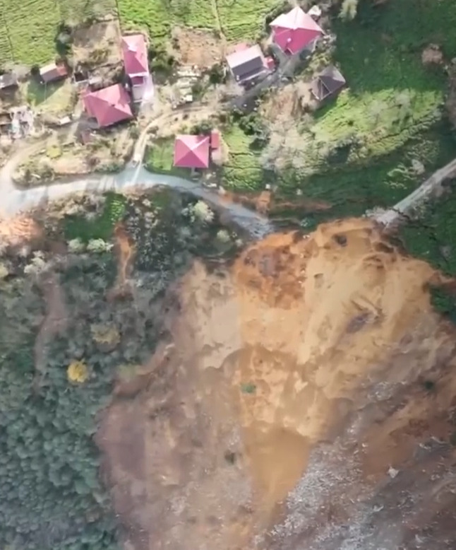 A still from the Cumhuriyet drone footage of the crown of the 8 December 2024 Arhavi landslide in Turkey.