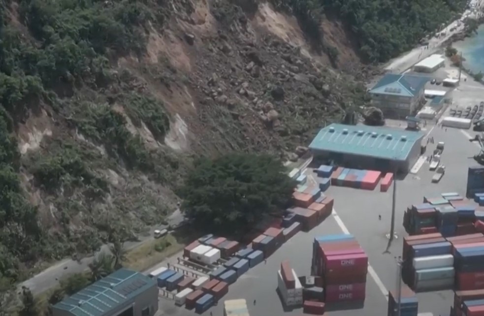 Landslides on abandoned coastal cliffs triggered by the 17 December 2024 Mw=7.3 Port Vila Earthquake in Vanuatu.