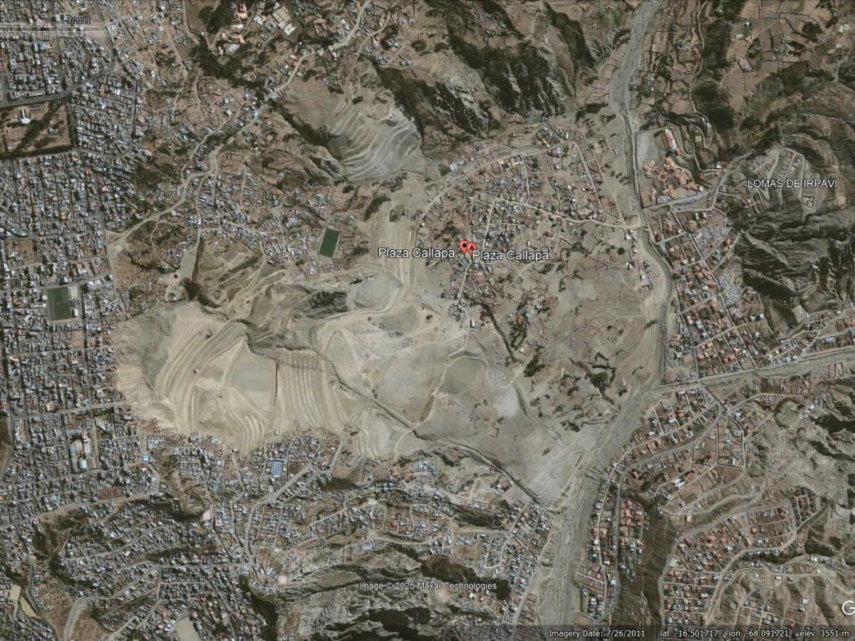 Google Earth imagery from July 2011 showing the aftermath of the Collapa landslide in La Paz, Bolivia.