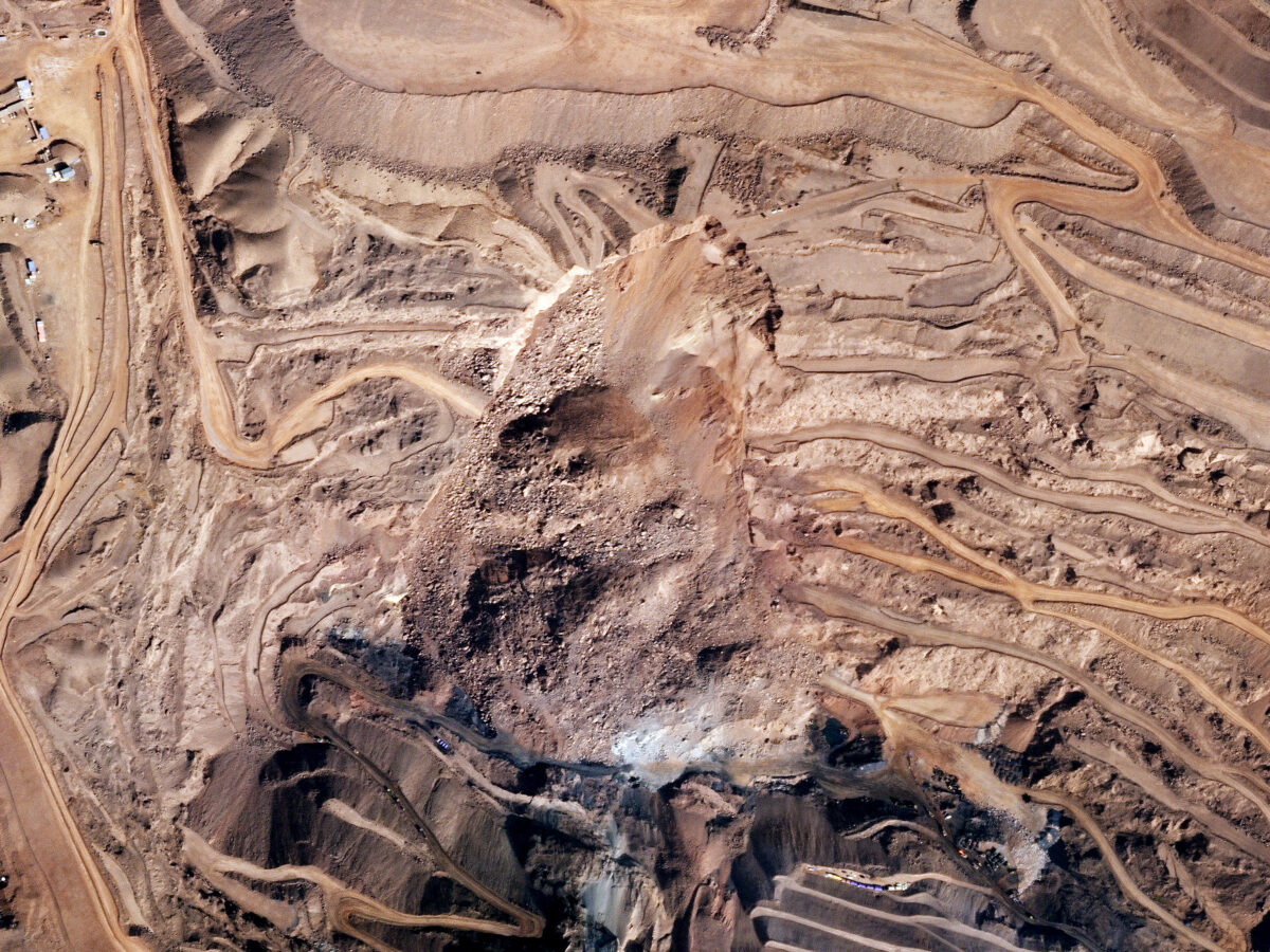 SkySat image of the detail of the 23 February 2023 coal mine landslide in Alxa League, China. Image copyright Planet, used with permission.