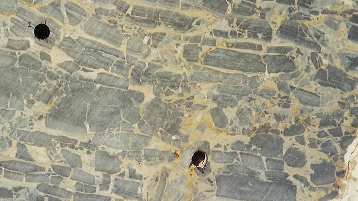 Photo of a rock outcrop.