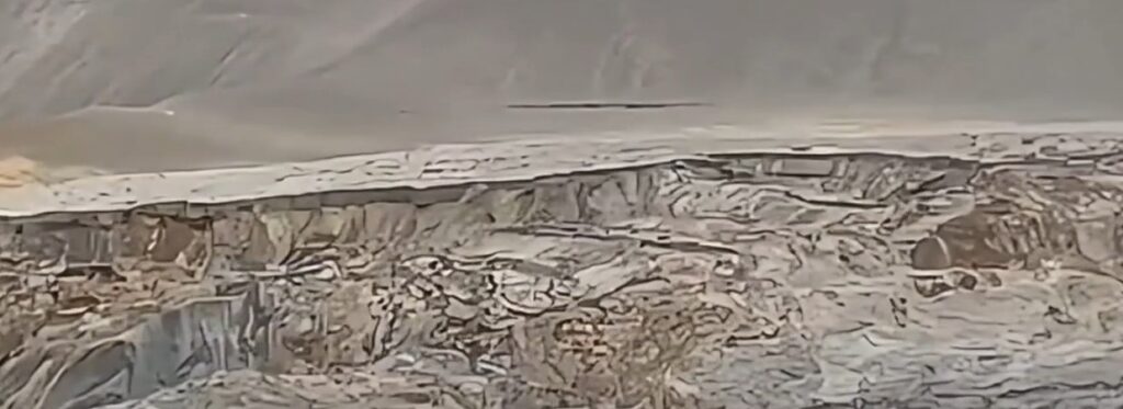 Retrogressive, rotational liquesfaction failures of tailings at Andavilque in Bolivia.