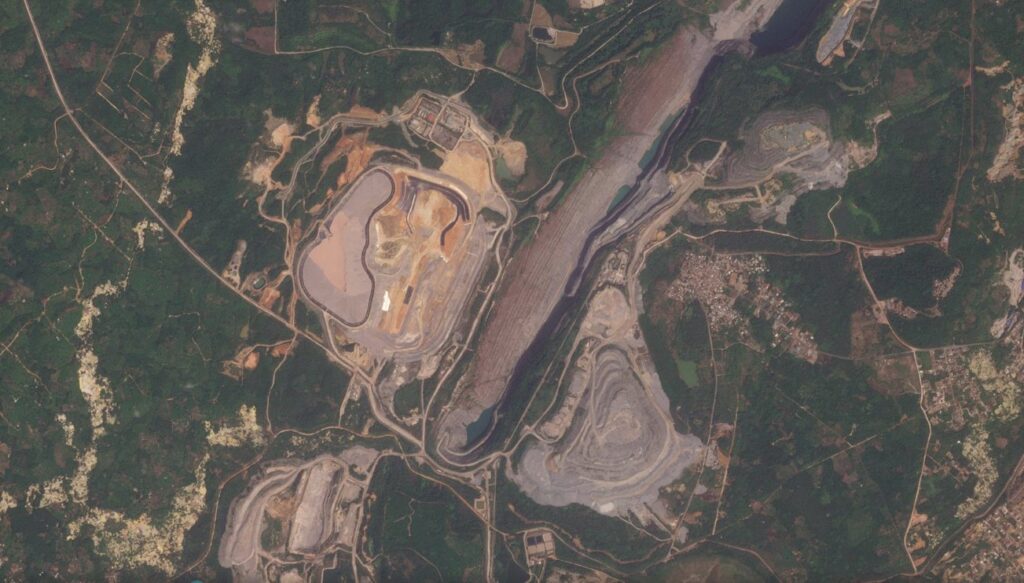 Satellite image of the Beposo TSF before the failure. 