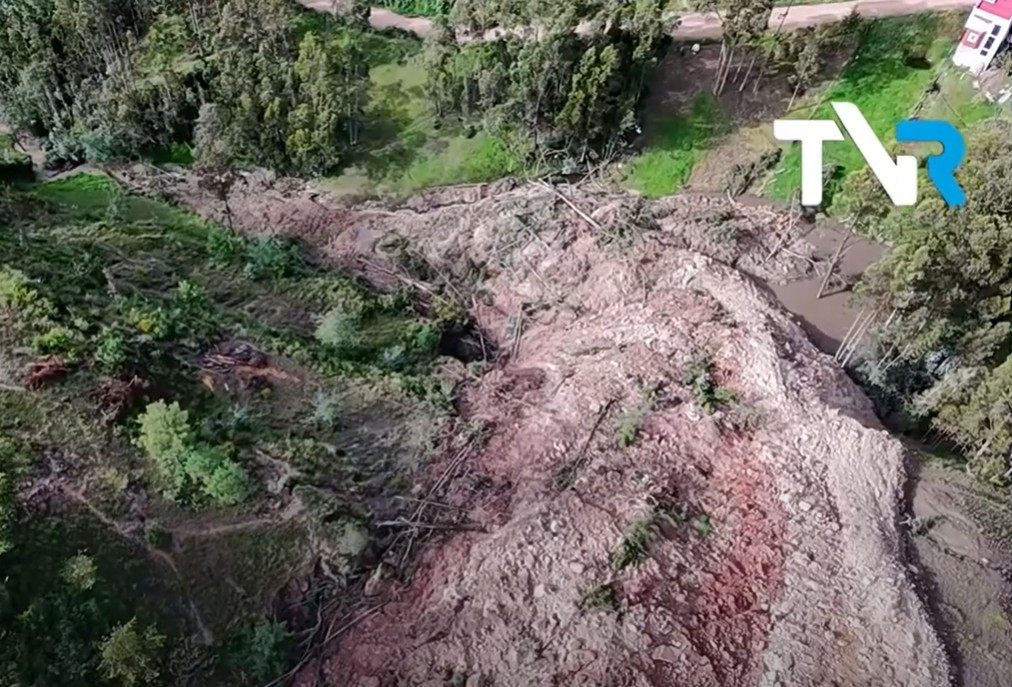 The lower portion of the 30 March 2025 landslide near to Chuanazana in Ecuador.