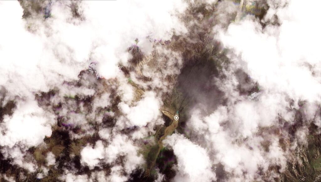 Planet Labs image of the aftermath of the 28 April 2025 Glacial Outburst Flood (GLOF) / landslide at Vallunaraju in Peru.
